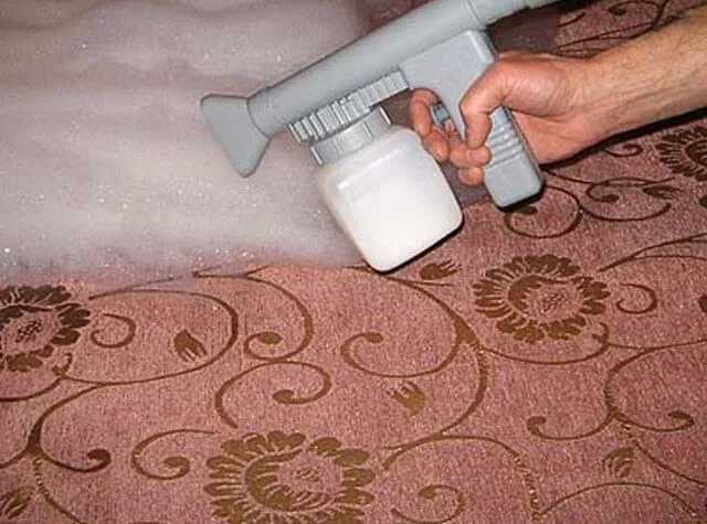 Сода и уксус: чистим ковер в домашних условиях