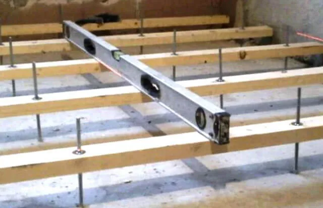 Как крепить лаги к бетонному полу: крепеж для лаг, установка на .