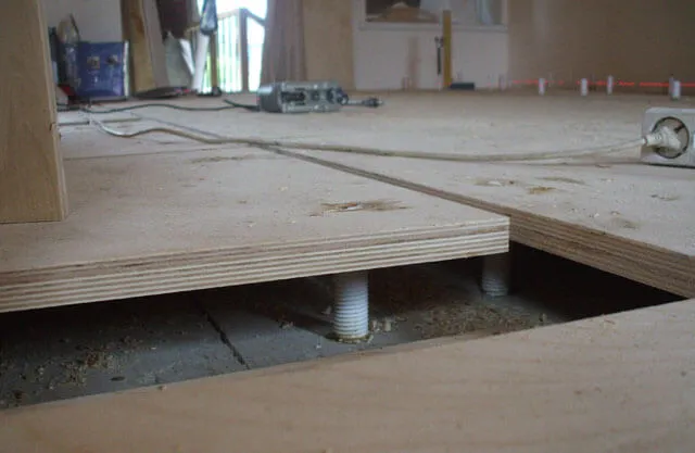 Фанера под линолеум: укладка на деревянный и бетонный пол, какая нужна .