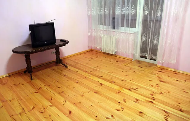 Как сделать недорогой деревянный пол в квартире
